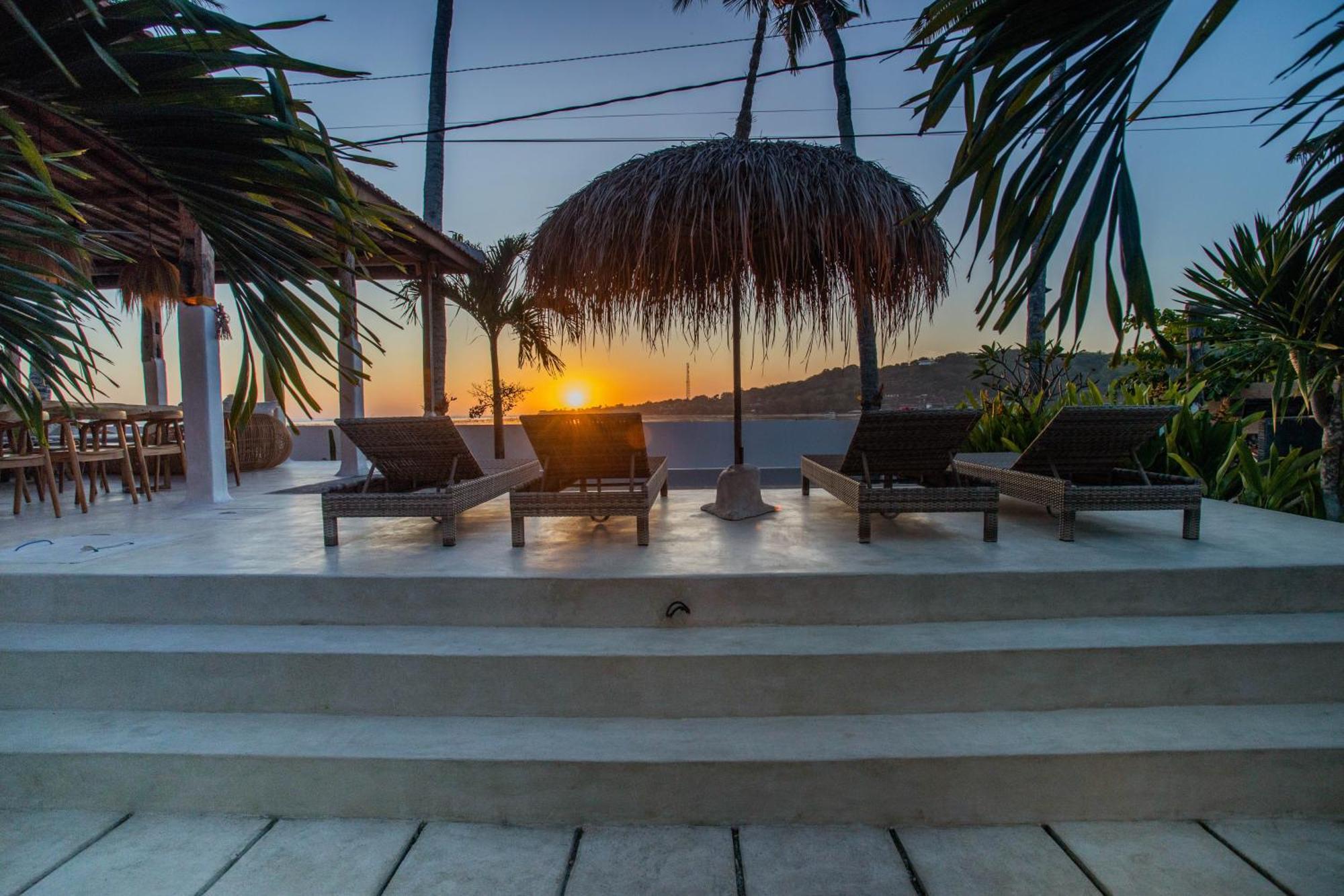 Sunset House Ceningan, 10 Person Beachview Private Villa نوسا ليمبونغان المظهر الخارجي الصورة